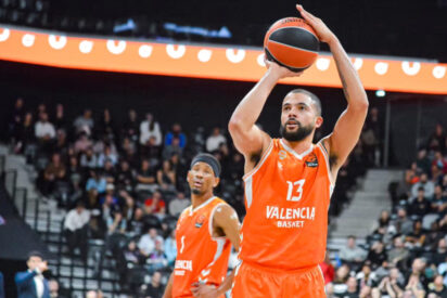 Valencia Basket hace historia en Atenas y fuerza el todo o nada en casa