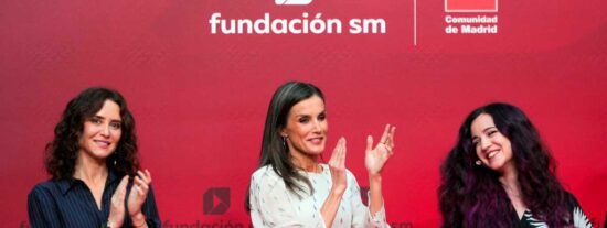 Ayuso reivindica la lectura como pilar esencial frente a la era digital