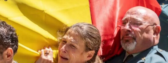 Luisa es la mujer del asesinado Germán. También es guardia civil.