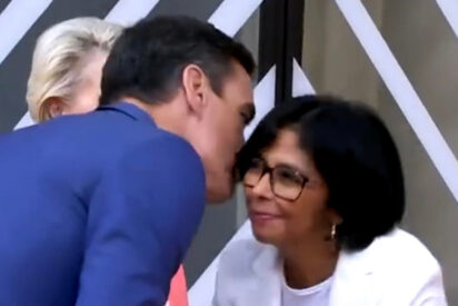 Pedro Sánchez y Delcy Rodríguez