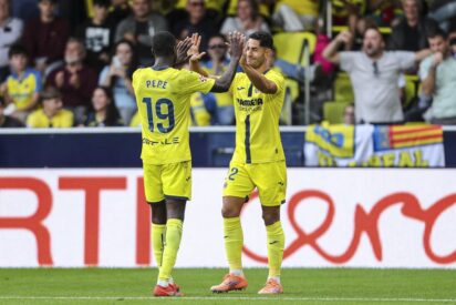 Los jugadores del Villarreal celebran uno de los cinco goles que le metieron al Atl&eacute;tico de Madrid.