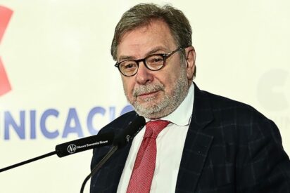 Cebri&aacute;n atiza a &lsquo;El Pa&iacute;s&rsquo; en su 50 aniversario: &laquo;Zapatero pidi&oacute; que me echaran&raquo;