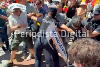 Brutal carga policial contra manifestantes que trataban de llegar a La Moncloa