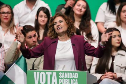La candidata a la Presidencia de la Junta de Andaluc&iacute;a y secretaria general del PSOE-A, Mar&iacute;a Jes&uacute;s Montero, durante un mitin electoral, a 10 de mayo de 2026 en La L&iacute;nea de la Concepci&oacute;n, C&aacute;diz