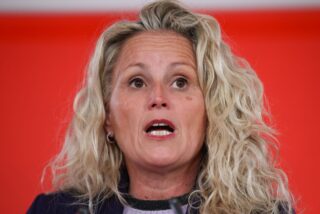 La portavoz socialista Montse M&iacute;nguez se mete en un l&iacute;o despu&eacute;s de llamar &lsquo;vagos&rsquo; a los andaluces