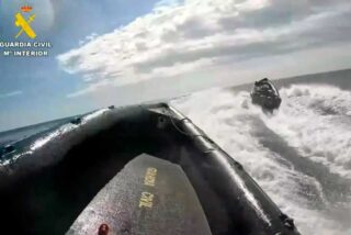 Dos guardias civiles mueren al chocar sus patrulleras en plena persecuci&oacute;n de una narcolancha