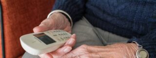 La estafa de los clavos de oro aterroriza a ancianos solos