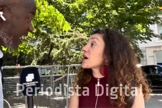 Bronca en la calle de Bertrand Ndongo con la chula podemita que le ech&oacute; del Congreso