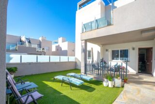 Bajos con jard&iacute;n desde 65.000 &euro;: vive con terraza propia