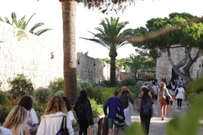 The Yoga Gallery Menorca Fest re&uacute;ne a un millar de participantes y anuncia doble cita para 2027
