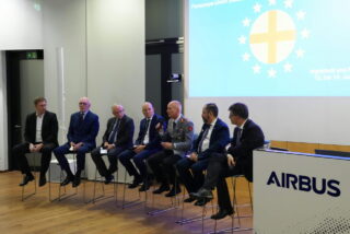 Carlos Uriarte: "Uni&oacute;n o colapso: Paneuropa impulsa el debate sobre el ej&eacute;rcito europeo y el futuro de la UE"