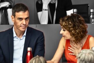 El presidente del Gobierno Pedro S&aacute;nchez, la vicesecretaria general, Mar&iacute;a Jes&uacute;s Montero durante la reuni&oacute;n del Comit&eacute; Federal del PSOE