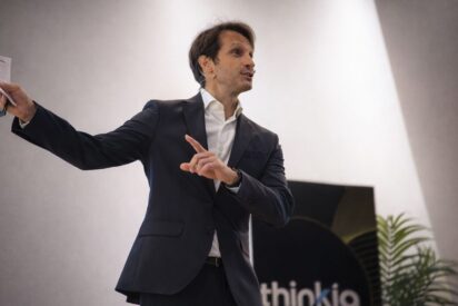 Thinkia defiende que el gran reto de la IA empresarial ya no es probar herramientas, sino hacerlas escalar