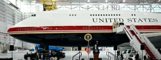 Trump presenta el nuevo Air Force One: un Boeing de lujo inspirado en la bandera de EE.UU.