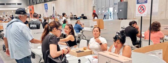M&aacute;s de 200.000 peruanos votan en Espa&ntilde;a en las elecciones generales de Per&uacute;