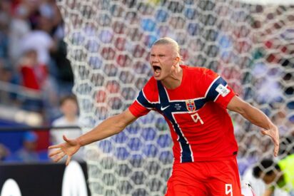Haaland celebra un gol
