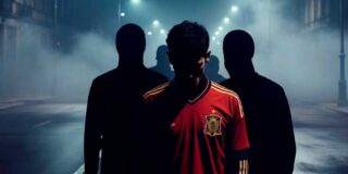 Tres facinerosos abertzales agreden a un joven en Vitoria para que se quite la camiseta de la Selecci&oacute;n de Espa&ntilde;a
