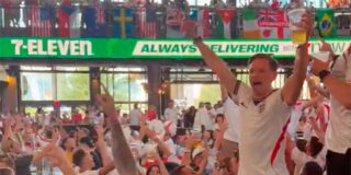 Arlington se queda sin cerveza: miles de aficionados arrasan los bares durante el Inglaterra-Croacia