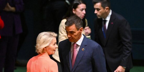Bruselas enfr&iacute;a el relato econ&oacute;mico de S&aacute;nchez: los fallos que frenan el crecimiento