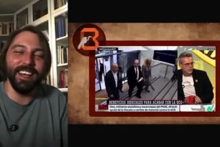 Soto Ivars se parte de risa al ver a Pedro Vall&iacute;n tartamudear ante Ferreras por su foto con Leire D&iacute;ez