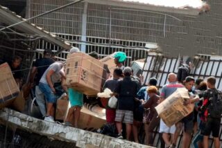 Saqueos masivos y escenas de violencia agravan el desastre en Venezuela tras los terremotos