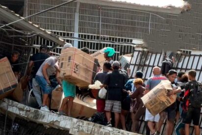 Saqueos masivos y escenas de violencia agravan el desastre en Venezuela tras los terremotos