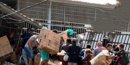 Saqueos masivos y escenas de violencia agravan el desastre en Venezuela tras los terremotos