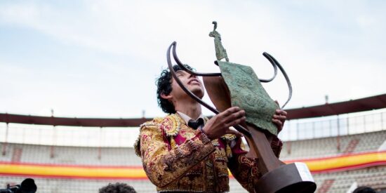 Celebraci&oacute;n del triunfo en la Copa Chenel. Fundaci&oacute;n Toro de Lidia. 