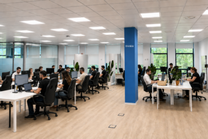 Thinkia prev&eacute; incorporar hasta 100 perfiles Forward Deployed AI Engineers para acelerar la IA en producci&oacute;n