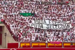 Proetarras en la plaza de toros de Pamplona