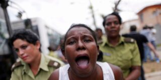 Cuba dispara su maquinaria represiva: r&eacute;cord de presos pol&iacute;ticos y menores encarcelados