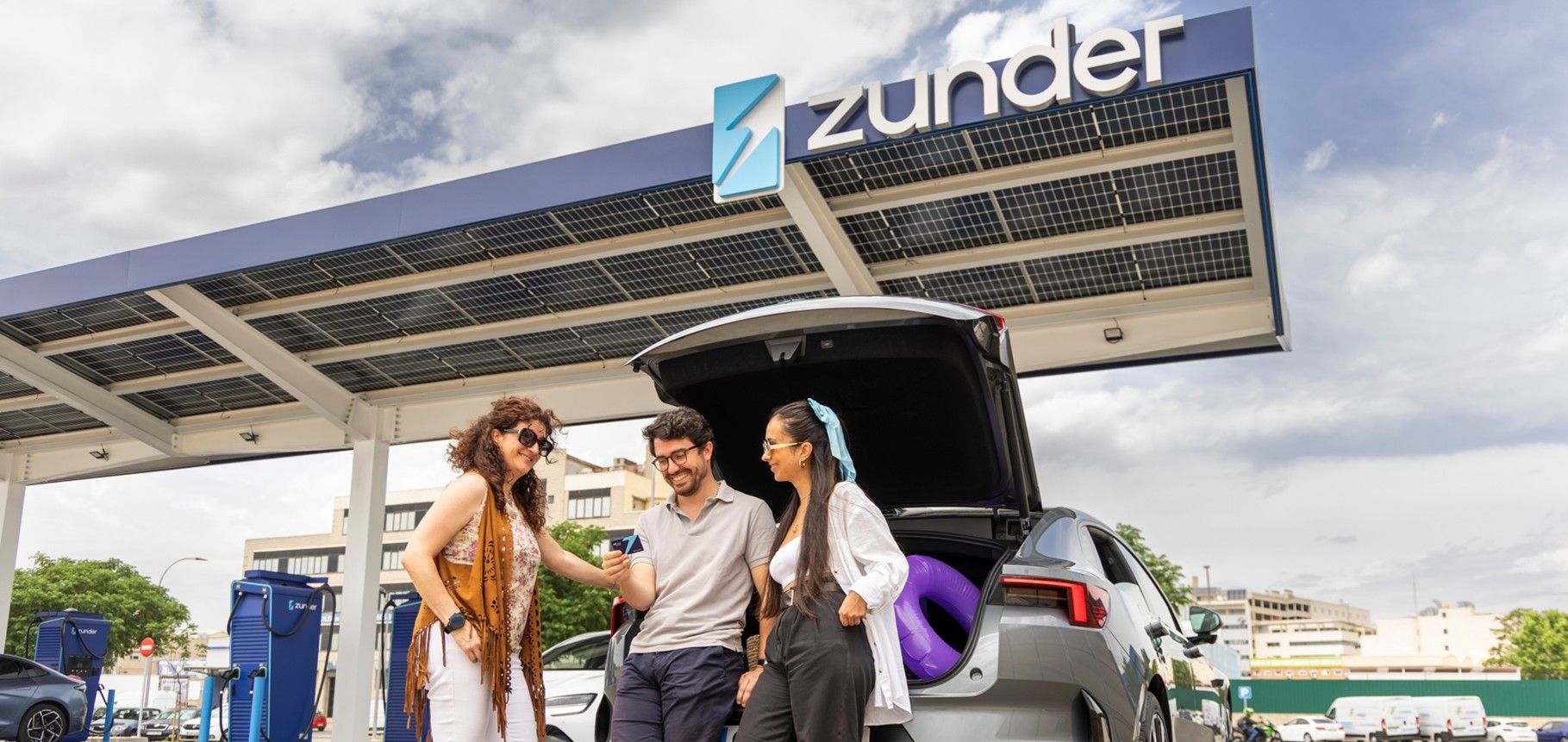 Cinco claves para viajar este verano en coche el&eacute;ctrico