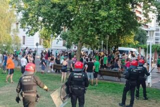 &iexcl;Estos son los socios de S&aacute;nchez! Los bilduetarras empa&ntilde;an la fiesta de la Selecci&oacute;n con agresiones y amenazas: "Espa&ntilde;oles, hijos de p*ta"
