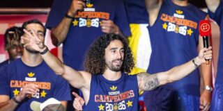 Los frustrados hinchas argentinos estallan contra Cucurella por elegir 'Malbec' como canci&oacute;n en la fiesta del Mundial