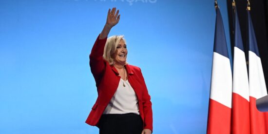 Farage y Le Pen intensifican la confrontaci&oacute;n y reavivan el debate sobre el poder y los jueces