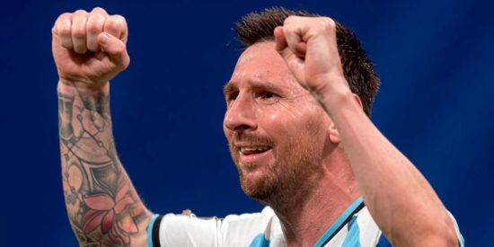 Messi desata un milagro en 12 minutos y Argentina firma una remontada para la historia