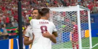 Un golazo de Mikel Merino desata la locura