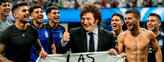Argentina: Milei respalda la pancarta por las Malvinas y la califica de "v&aacute;lida y l&iacute;cita"