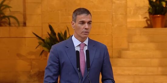Pedro S&aacute;nchez naufraga con un nuevo cambio de opini&oacute;n sobre la inmigraci&oacute;n que arriba a Espa&ntilde;a