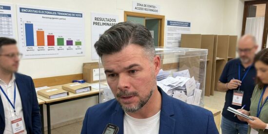 Encuestas / La 'operaci&oacute;n Rufi&aacute;n' agita a la izquierda: 37 esca&ntilde;os para terminar de hundir a S&aacute;nchez