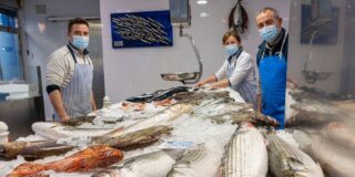 El mejor d&iacute;a para comprar pescado nacional y la receta que siempre sale bien