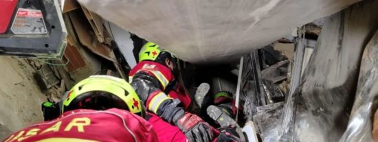 Un milagro entre ruinas: ocho d&iacute;as bajo los escombros del terremoto en Venezuela