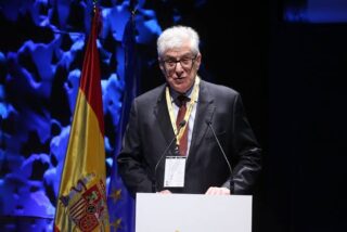 &iexcl;Esc&aacute;ndalo! 'La Vanguardia' censura y despide a un columnista por afirmar que Espa&ntilde;a va directa al precipicio republicano