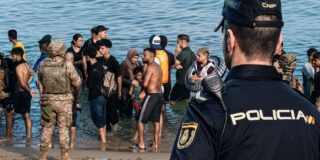 Detectan a 'una decena' de expulsados de Espa&ntilde;a por yihadismo entre los ilegales invasores de Ceuta