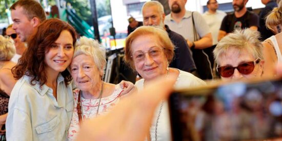 D&iacute;az Ayuso anima a ciudadanos y turistas a visitar la Sierra Oeste