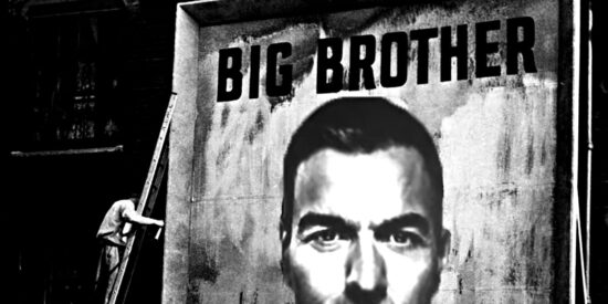 El Gran Hermano de Moncloa: as&iacute; monitorizan y esp&iacute;an redes y medios los gur&uacute;s de S&aacute;nchez
