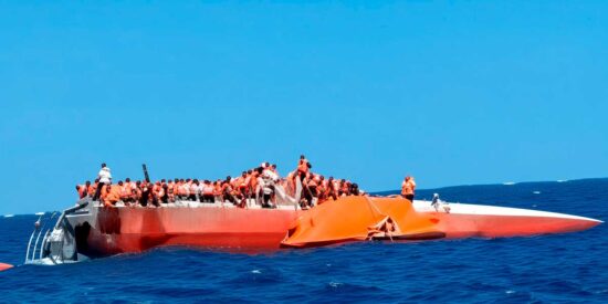 Un ferry con 270 personas se hunde frente al norte de Chipre y deja al menos seis muertos