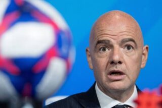 Infantino se la envaina acogotado por UEFA y Concacaf y abandona su intento de 'vender' el Mundial