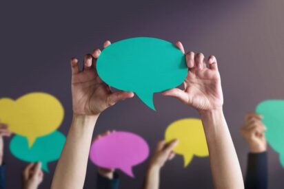 Los j&oacute;venes espa&ntilde;oles se informan en redes sociales y giran a la derecha