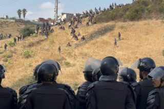 Marruecos deja claro que controla la frontera de Ceuta y que maneja a S&aacute;nchez como a un pelele
